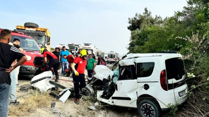 Tarsus'ta kamyonla çarpışan ticari araçta 1 kişi hayatını kaybetti, 1 kişi yaralandı