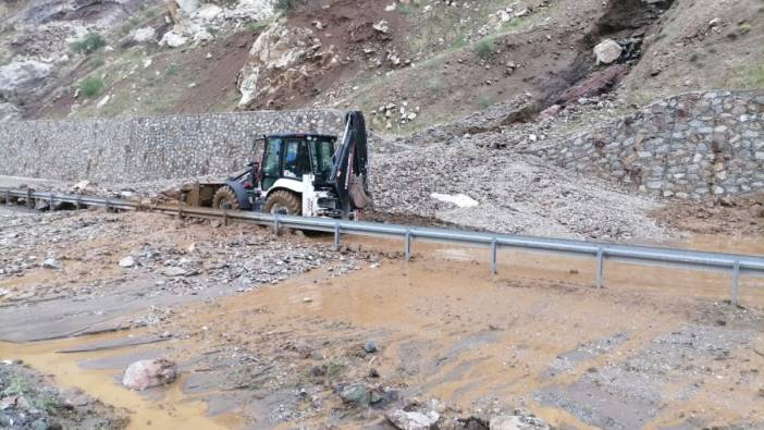 Siirt-Bitlis karayolu heyelan nedeniyle kapandı