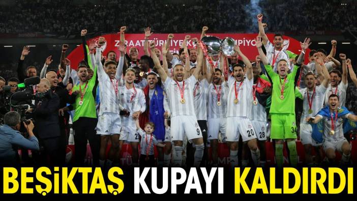 Beşiktaş kupasına kavuştu. Kaptan Necip Uysal'ın ellerinde havaya yükseldi