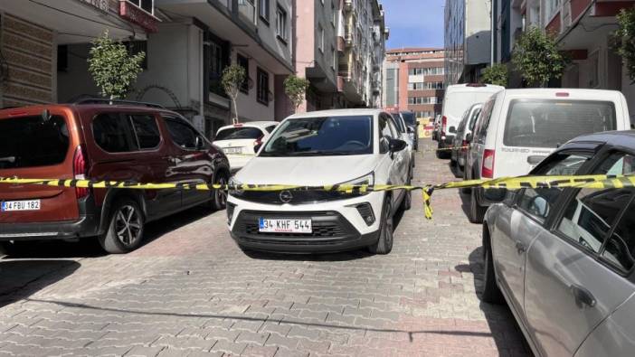 Bahçelievler’de seyir halindeki araca silahlı saldırı anı kamerada