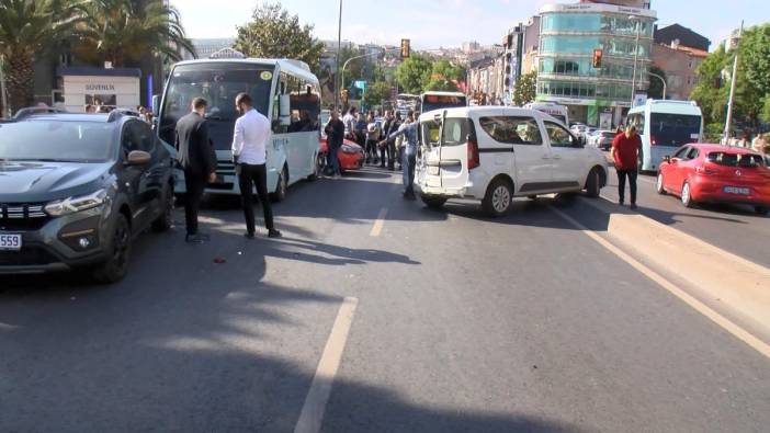 Kadıköy Evlendirme Dairesi önünde zincirleme kaza