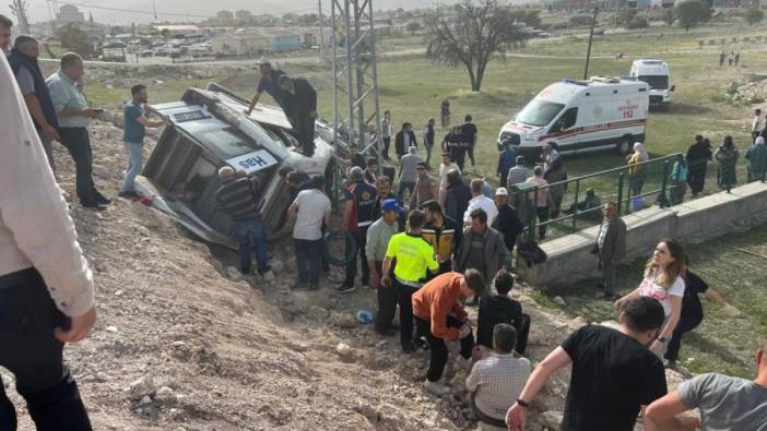 Kütahya’da minibüs kazasında ağır yaralanan kadın hayatını kaybetti