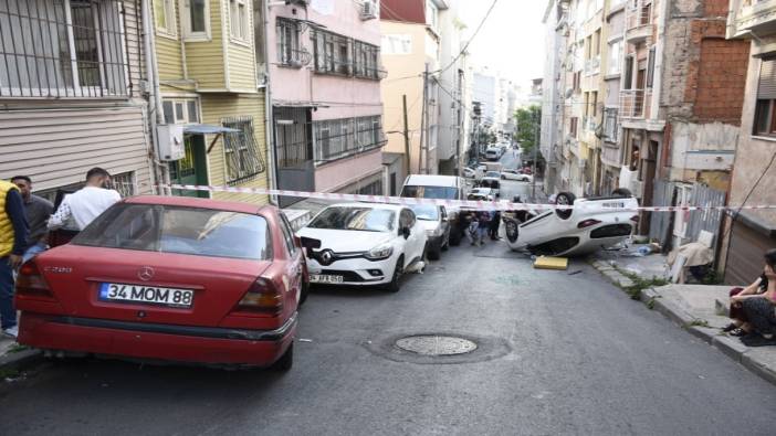 Şişli'de kontrolden çıkan otomobil takla attı