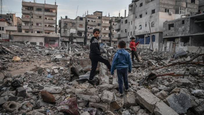 İsrail Refah'ta bir evi bombaladı: 3 çocuk ile 1 kadın hayatını kaybetti