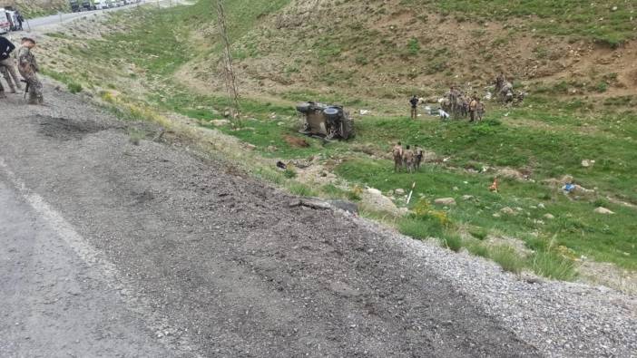 Van'da polis aracı kaza yaptı. 2 yaralı