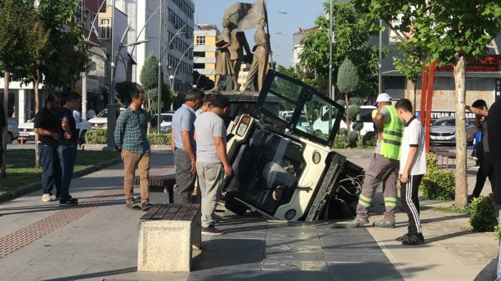 Temizlik aracı havuza düştü