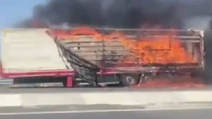 Başakşehir’de seyir halindeki tırın dorsesi alev aldı