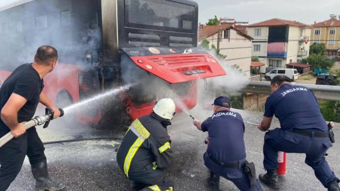 Manisa’da seyir halindeki halk otobüsünde yangın paniği