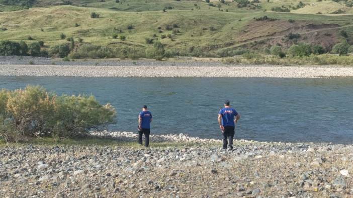 Elazığ'da çocuk Murat Nehri'nde kayboldu