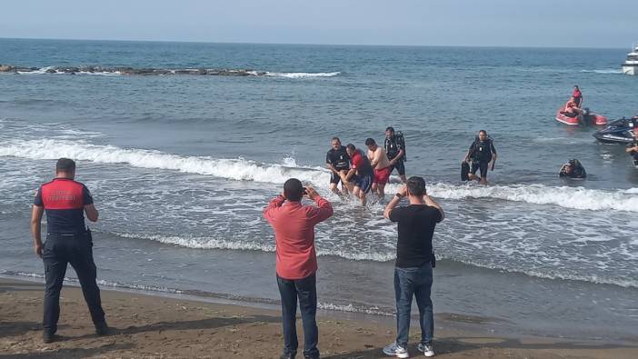 15 yaşındaki çocuk serinlemek için girdiği denizde boğuldu