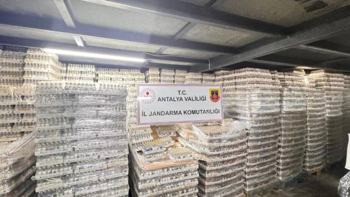 Antalya'da 5 bin 800 litre kaçak içki yakalandı