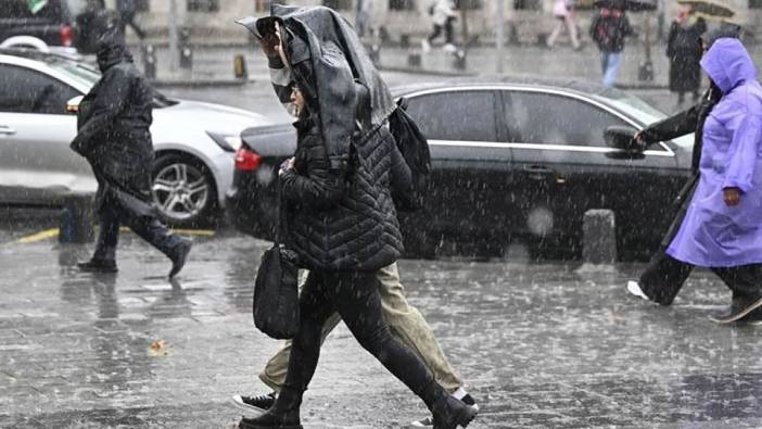 Meteoroloji'den gök gürültülü sağanak ve dolu geliyor diyerek uyardı