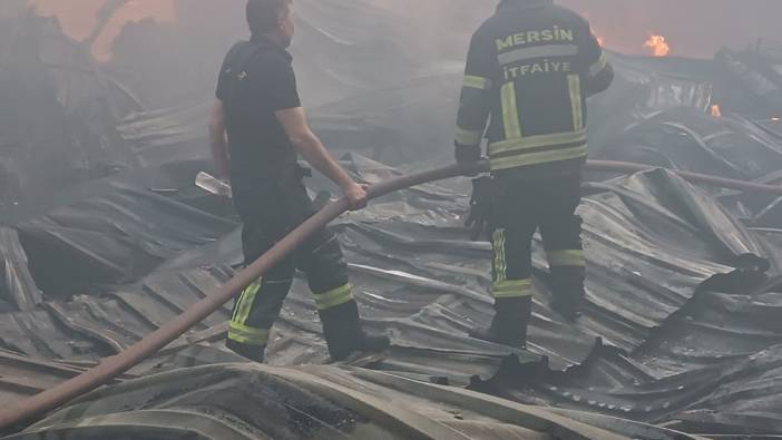 Mersin'de geri dönüşüm tesisinde yangın paniği