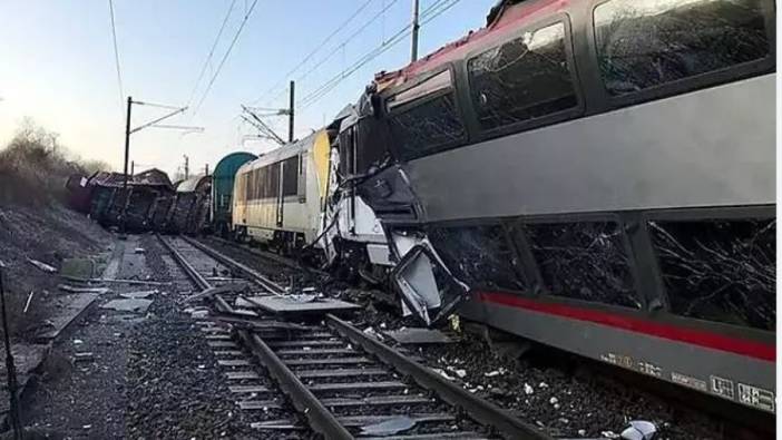 Şili’de iki tren çarpıştı. Ölü ve yaralılar var