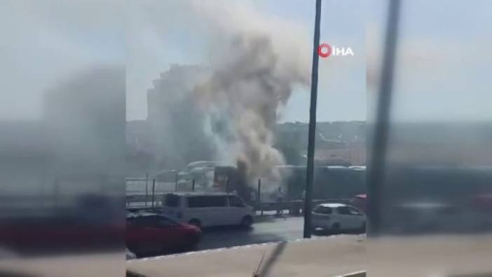 Esenyurt’ta metrobüste yangın paniği