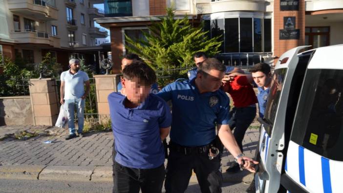 Aksaray'da Polise tabanca gösterip kaçan şüpheliler yakalandı.  60 bin lira ceza kesildi