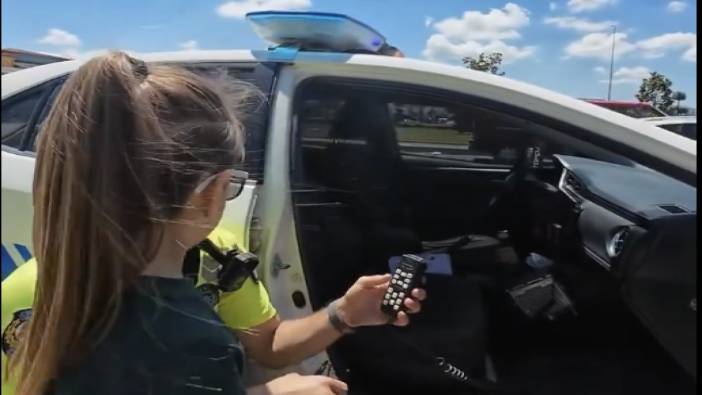 Polis memurundan küçük kıza jest: Polis sirenine basmasına izin verdi