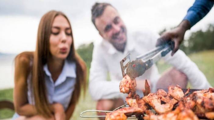 Sıcaklarda et ve tavuk yemek sağlıklı mı? Uzmanlar ve bilimsel araştırmalar ne diyor?