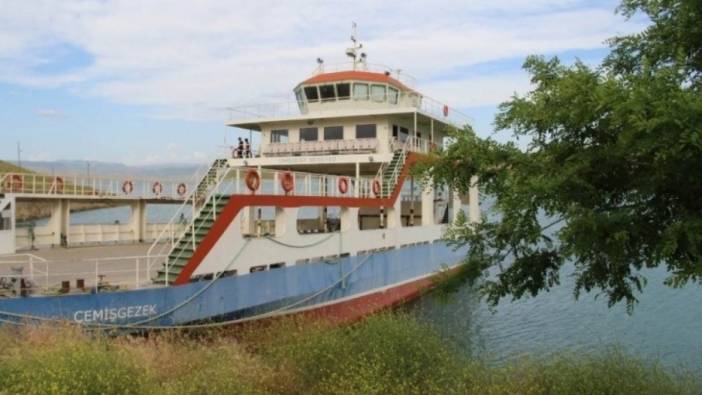 Elazığ-Çemişgezek feribot seferleri şiddetli rüzgar nedeniyle durduruldu