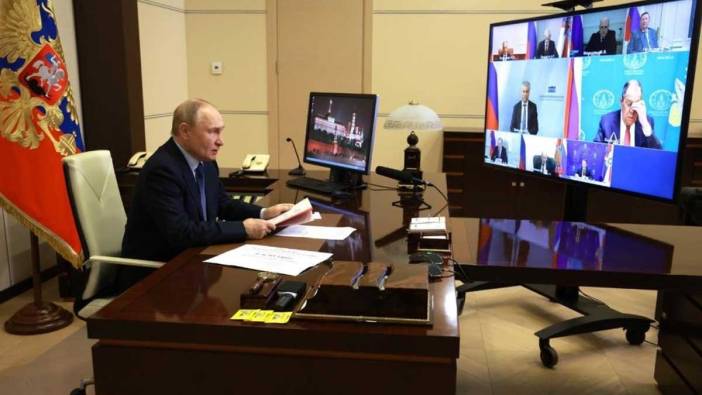 Putin: "Orta menzilli füzeler üretmeye başlamalıyız"
