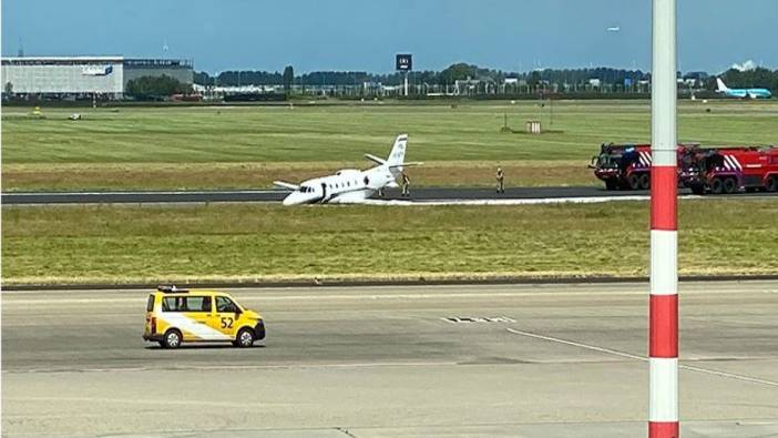 Amsterdam Schiphol Havalimanı'nda özel bir uçak pistten çıktı