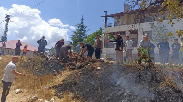 Kamyonun kopardığı elektrik teli yangın çıkardı