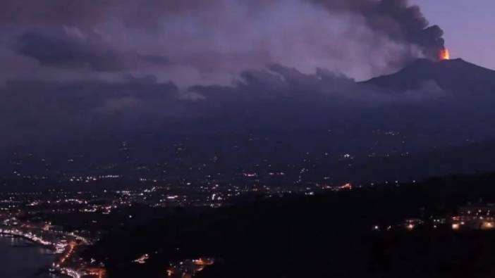 Etna Yanardağı Taormina'daki konser sırasında patladı