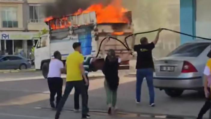 Aksaray'da Alev topuna dönen kamyonet kamerada