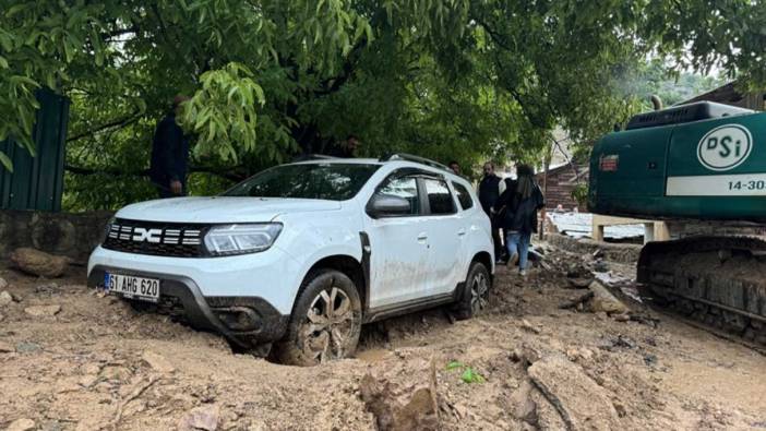 Gümüşhane'de sel hayatı felç etti