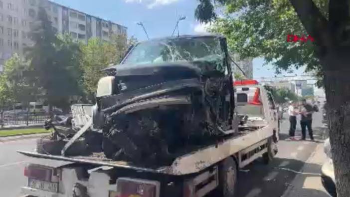 Kayseri'de 2 cip ile hafif ticari araç çarpıştı: 2 yaralı