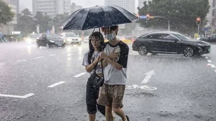 Çin'de şiddetli yağış: 6 ölü