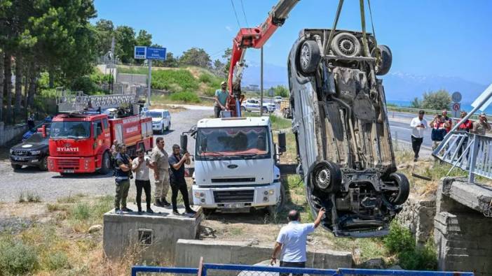 Kanala düşen araçtaki 2 kişi hayatını kaybetti