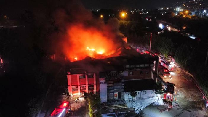 Sakarya’da kozmetik fabrikasında yangın