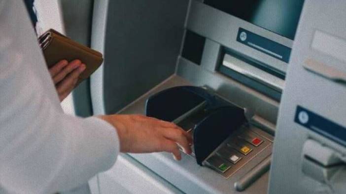 Korkulan oldu ünlü banka iflas etti. Müşteriler ATM'lere akın etti