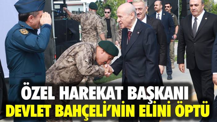 Özel Harekat Başkanı Devlet Bahçeli'nin elini öptü