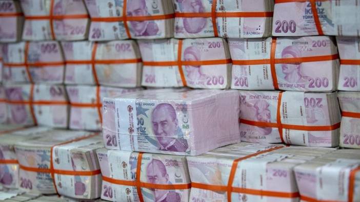 Bütçe 6 ayda 747 milyar lira açık verdi