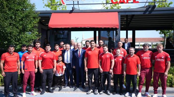 Yavaş olimpiyata giden sporcuları yolcu etti