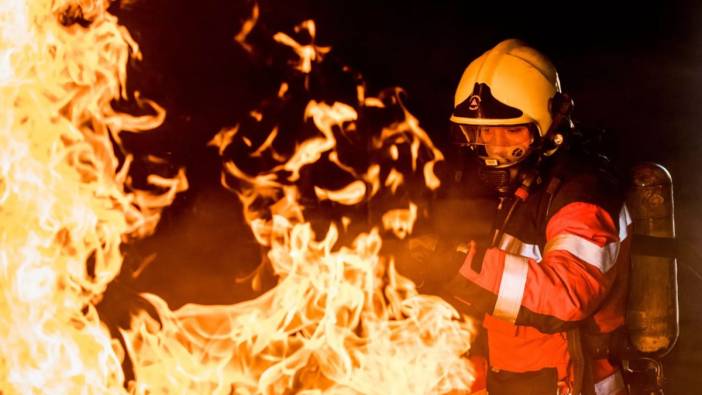 Eskişehir'de kereste deposunda yangın