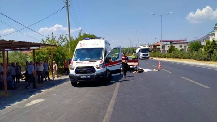 Kamyonla çarpışan motosikletin sürücüsü hayatını kaybetti