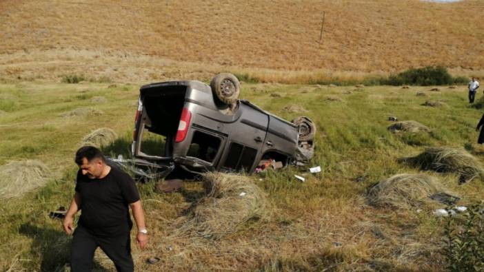 Hakkari’de kontrolden çıkan araç takla attı: 2 ölü, 3 yaralı