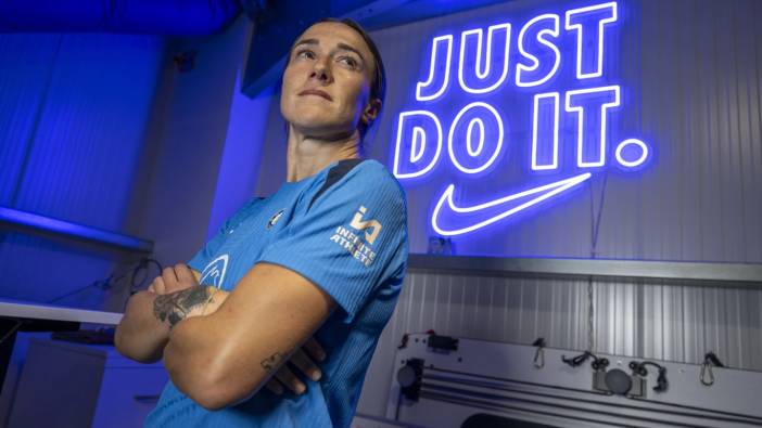 Chelsea, Lucy Bronze'u kadrosuna kattı