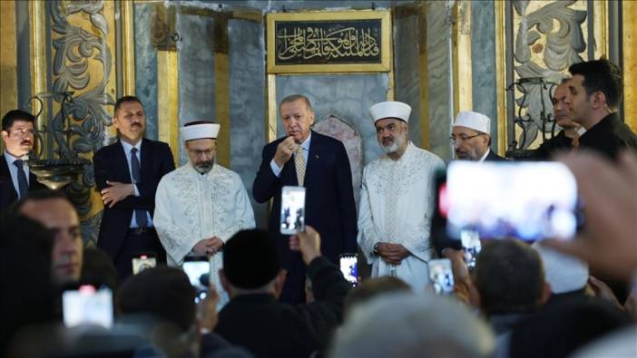 Erdoğan: Ayasofya'nın dirilişi tekrar hayırlı olsun