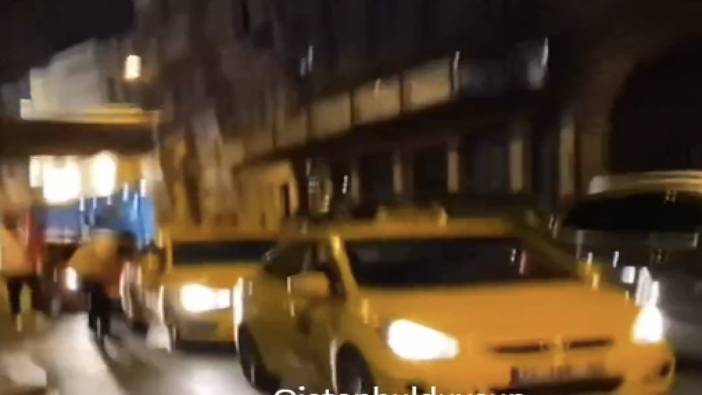 Beyoğlu’nda taksilerin yolcuları almaması üzerine tepki çeken anlar