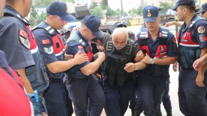 Silahlı kavgada eski muhtarı öldüren yeni muhtar ile oğlu tutuklandı