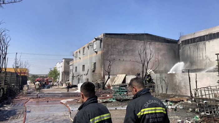 Boya fabrikasında çıkan yangın söndürüldü