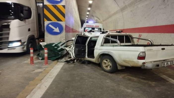 Artvin’de tünelde kamyonet duvara çarptı: 1 ölü, 2 yaralı