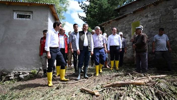 Sel mahalleleri vurdu geçti