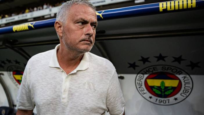 Mourinho görür görmez irkildi