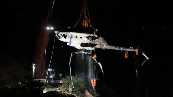 Yangın söndürme helikopterinin enkazı çıkartıldı, parçalar Rusya'ya gönderilecek