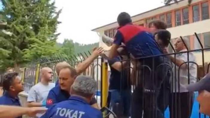 Tokat'ta demir korkuluk çocuğun bacağına saplandı